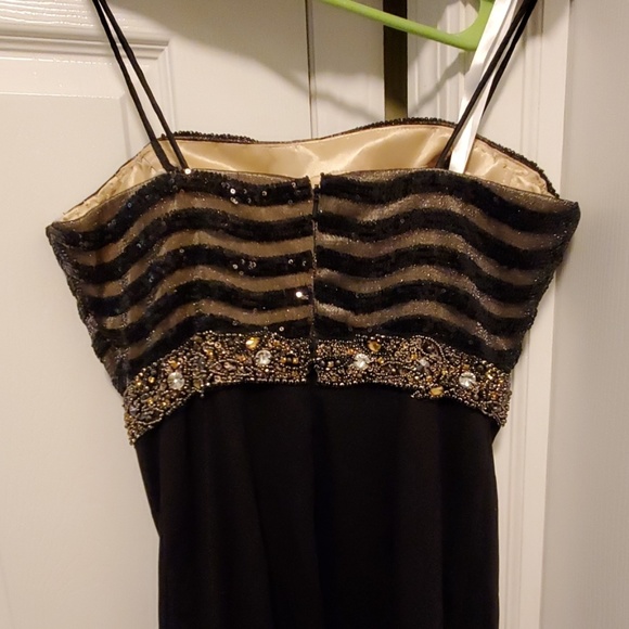 Terani Couture Dress Size 8 - Picture 5 of 6